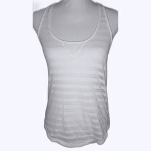 BUNDLE ALO YOGA WHITE SEMI SHEER AND GREY YOGA TOP XS